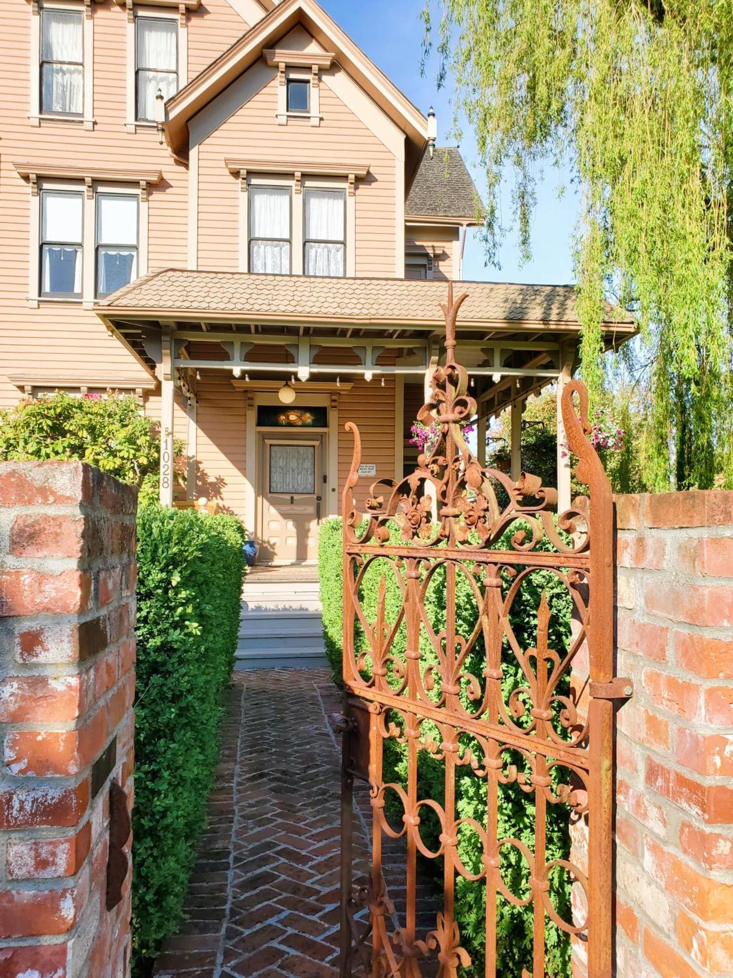 The Adams Pragge House - Victorian Bed & Breakfast Порт Таунсънд Екстериор снимка